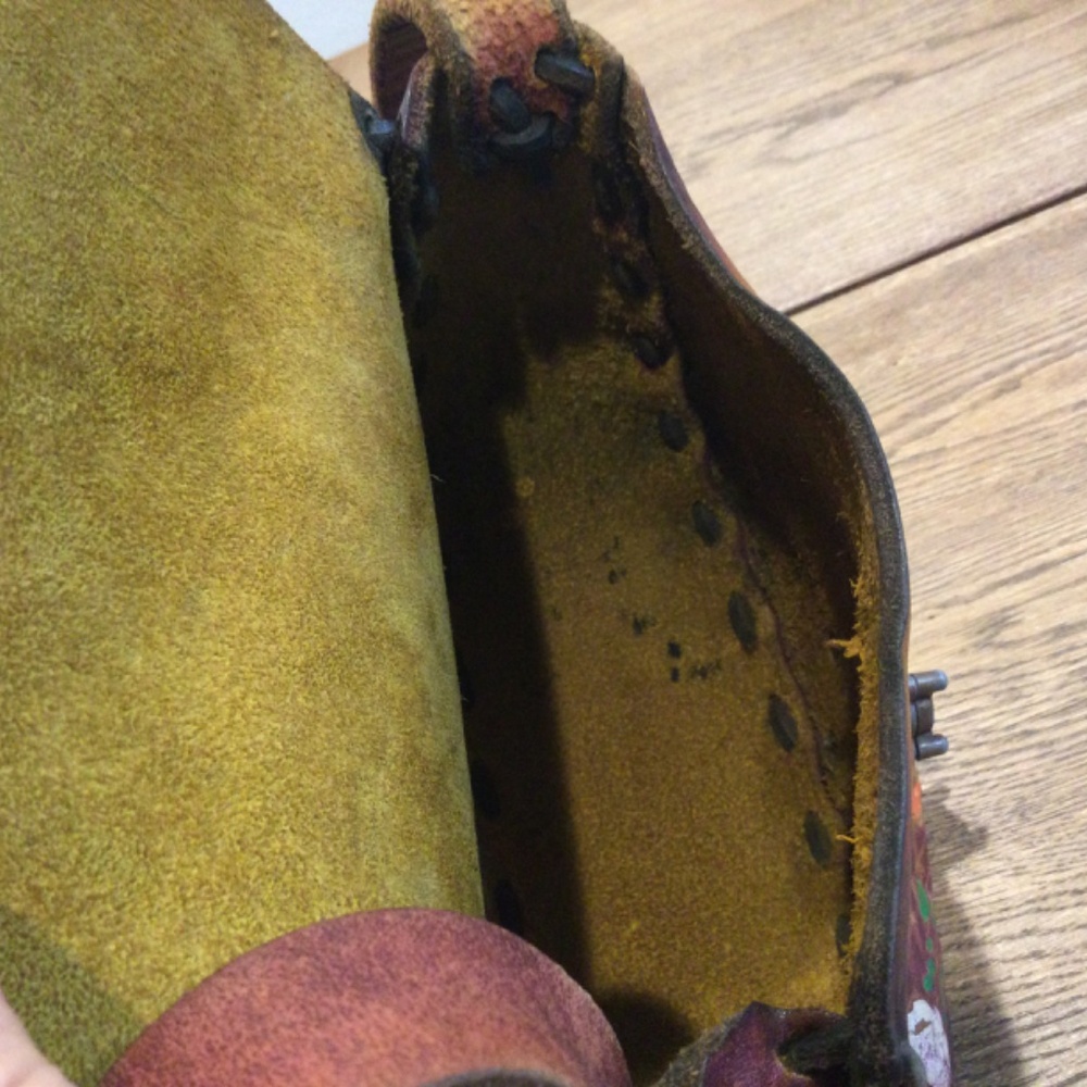 Vintage 70s Handmade Hand Tooled Cowhide Leather Crossbody Handbag - Picture 10 of 15